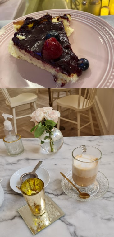 Tarta de frutas. Se observa una porción de tarta cubierta con mermelada de frutas y decorada con fresas y arándanos.